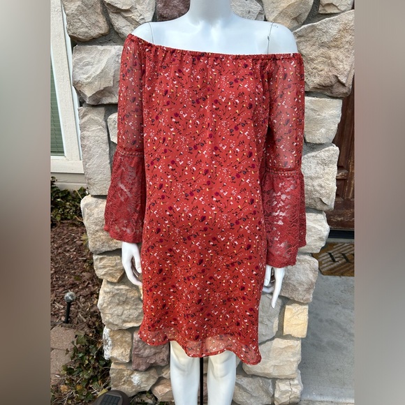Francesca's Collections Dresses & Skirts - 2🍒/$36~Francesca's Mi Ami Cinnamon Floral Dress NWOT~Medium